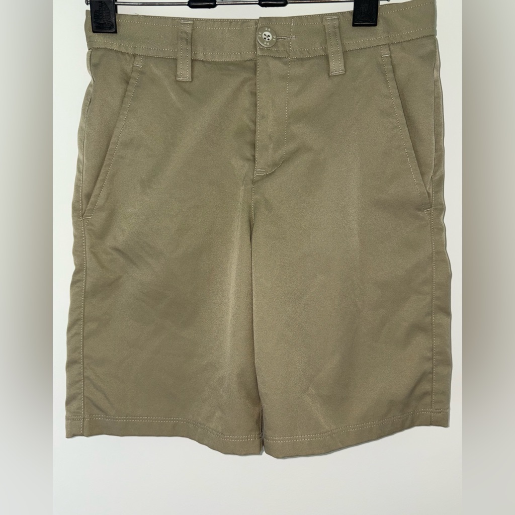 Under Armour Loose Fit Golf Short Youth Sz 12 Euc Ln